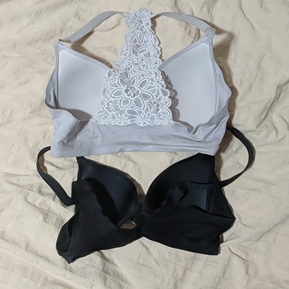2 Aerie Bras - Picture 2 of 4